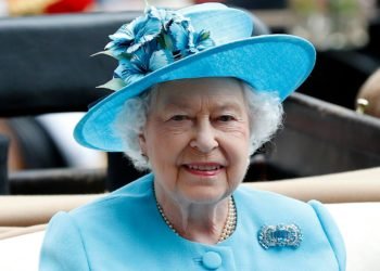 God save the Queen! Regina Elisabeta a Marii Britanii serbează discret 94 de ani