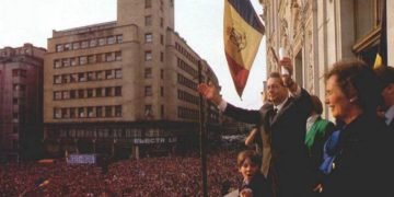 28 de ani de la reîntoarcerea Regelui Mihai în România cu ocazia Sfintelor Paști ale anului 1992