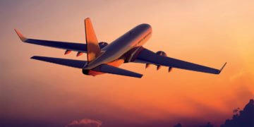 Biletele de avion se vor  scumpi și cu 49%
