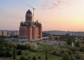 Biserica răspunde atacurilor din ultima vreme cu fapte caritabile