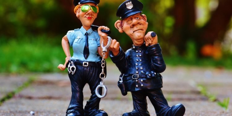 Iohannis: Țara se redeschide din 15 mai. Păi și poliția ce face de-acuma, bre?