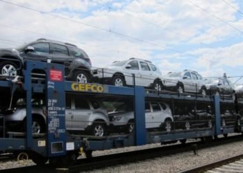 Renault închide fabrici și trece la concedieri