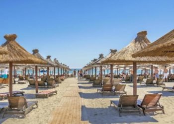 Liber la turism în Grecia