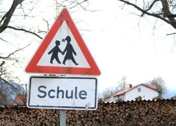 Specialiștii nemți militează pentru redeschiderea rapidă a şcolilor germane