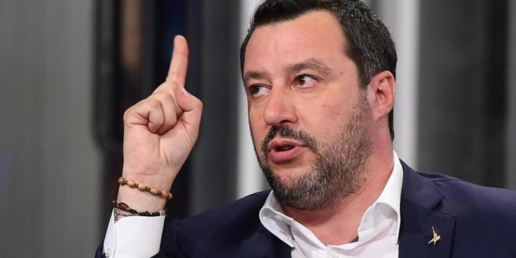 Academia Noii Drepte triumfează la Roma – susținută de Bannon și Salvini