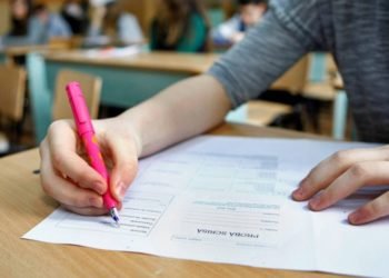 Peste 170.000 de elevi susțin examenele de Evaluare Națională