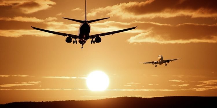 Efectele secundare ale pandemiei: Biletele de avion sunt mai ieftine ca anul trecut