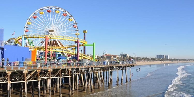 Plajele din districtul Los Angeles vor fi închise pe 4 iulie