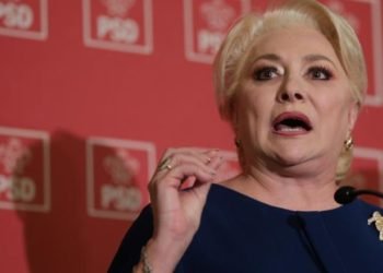 Dăncilă dezlănțuită: ”Prin noi înșine” înseamnă în caz de catastrofă ”Descurcați-vă pe cont propriu”?!