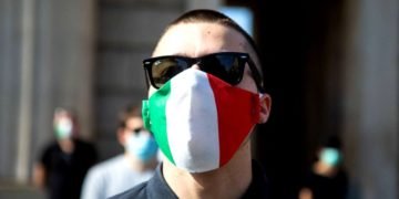 Italienii nu vor compromisă educația pentru o gripă