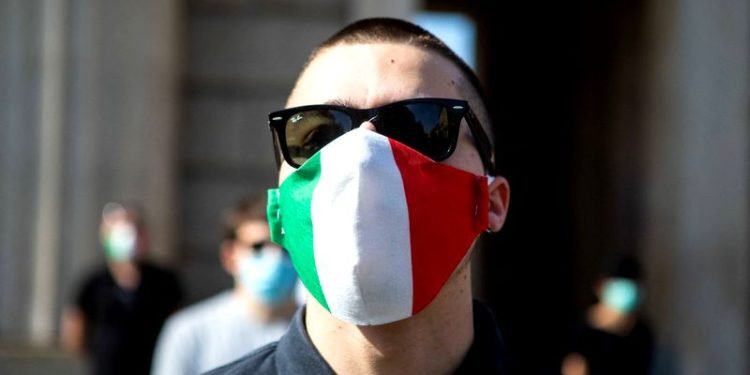 Italienii nu vor compromisă educația pentru o gripă