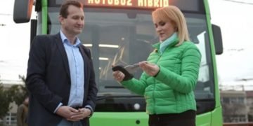 Gabriela Firea înverzeşte parcul STB