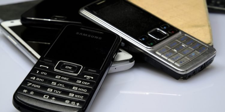 Rețetă de succes autohtonă: un business cu telefoane second-hand atrage investiții de 250.000 de euro