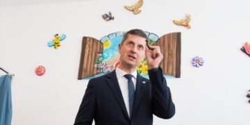 Reacțiunea din USR față în față cu ”tovarășul” președinte Barna