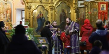 Slujbe în interiorul bisericii. Ce apel a făcut BOR