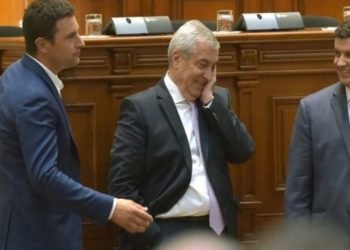 Snoave și fabule a la Tăriceanu. Ce ironii lansează la adresa guvernului