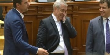 Snoave și fabule a la Tăriceanu. Ce ironii lansează la adresa guvernului