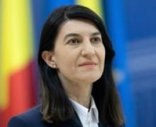 Violeta Alexandru mai calcă odată în străchini și se ia în bețe chiar cu federația sindicală din Ministerul Munci