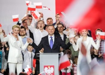 Alegeri prezidențiale Polonia: Exit-Poll-urile dau câștigătoare calea tradițională a Poloniei