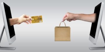 Cum a influențat pandemia comportamentul de cumpărare: românii sunt deciși să renunțe la achiziționarare de mobilă și electronice