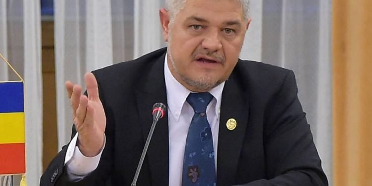 Ninel Peia – Afară cu ciuma roșie, ciuma galbenă și ciuma neagră!