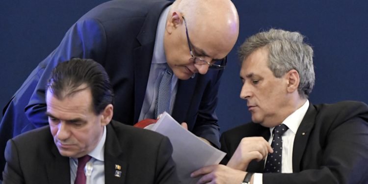 Orban sare în apărarea lui Vela și a lui Arafat: Nu s-au contrazis