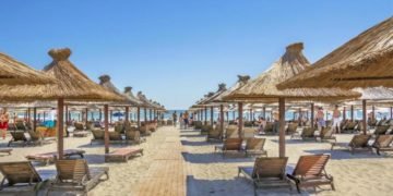 O româncă aflată în vacanţă cu soţul său este primul turist diagnosticat cu COVID-19 în Creta