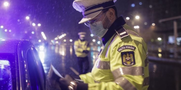 Situație incredibilă cu un polițist infectat cu covid-19. Ce au uitat medicii să facă