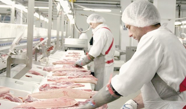 Cel mai mare combinat de procesare a cărnii a fost grav afectat. Ce se întâmplă de acum înainte