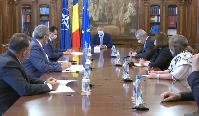 Stare de alertă: Ori să se revizuiască primesc, dar să nu se schimbe nimica; ori să nu se revizuiască primesc, dar atunci să se schimbe pe-aici, pe colo, și anume în punctele … esențiale