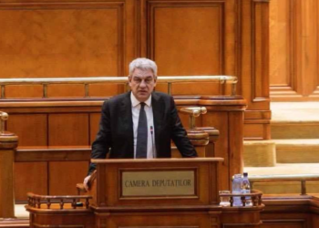 Tudose acuză Guvernul că lasă primarii să se descurce singuri cu începerea școlii