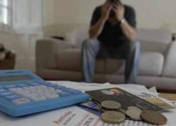 Falimentul personal vine rapid prin instituțiile financiare nebancare