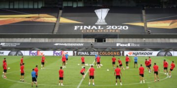 Egalii lui CFR 1907 Cluj din şaisprezecimile cupei UEFA Europa League au cucerit trofeul