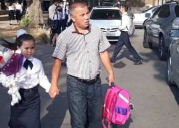 Părinte, revoltat înainte de începerea școlii: E o brambureală totală