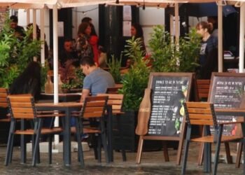 Închiderea teraselor până la ora 23 a scufundat industria HORECA