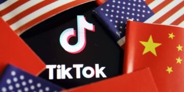 Pentru că nu au putut s-o cumpere, americanii au interzis parţial utilizarea aplicaţiei TikTok