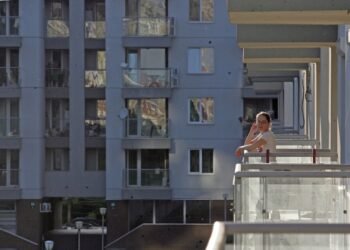 Urmează ”valuri puternice” cauzate de Covid-19 pe piața imobiliară. Cine va rezista