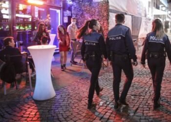 Poliția a sufocat sâmbătă din nou cu amenzi micii comercianți din București