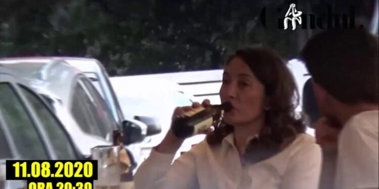 Prietenă cu sticla, Simona Spătaru recunoaște că a condus băută
