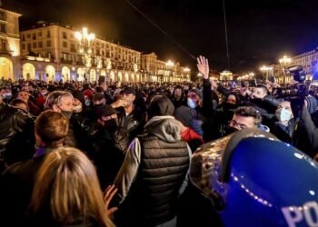 Italia fierbe după restricțiile noi anunțate de autorități