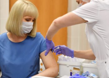 Rafila infirmă că vaccinurile anti Sars Cov-2 ar avea efecte secundare